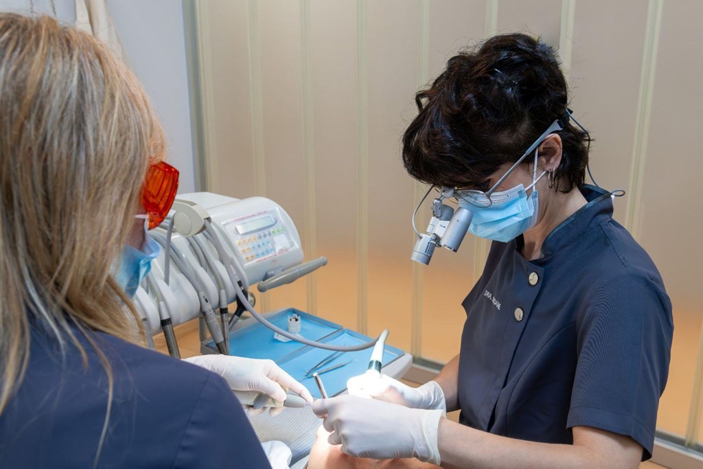 Foto 1 Prevenga problemas bucales con revisiones y limpiezas dentales en Marín